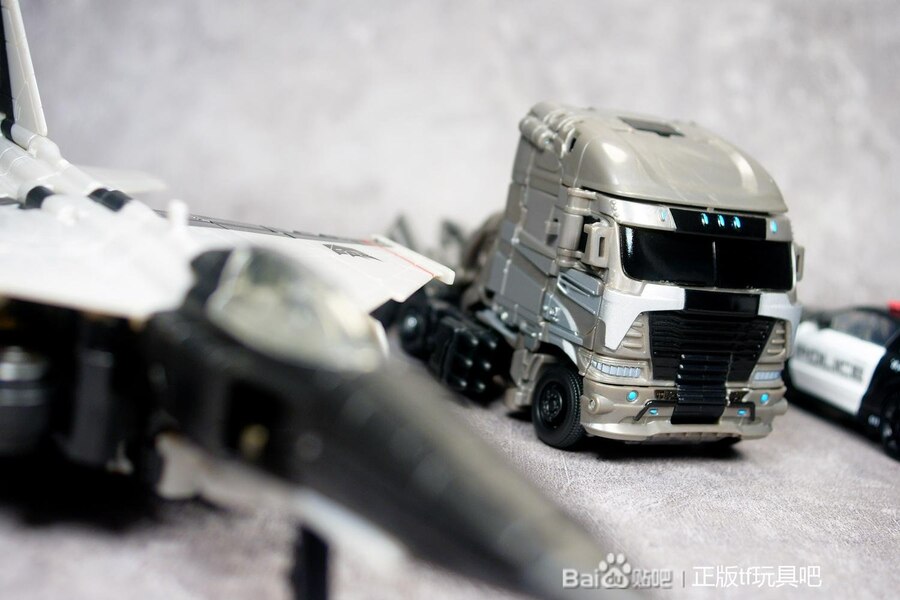 Transformers Studio Series SS 90 AOE Galvatron In Hand Image  (9 of 17)